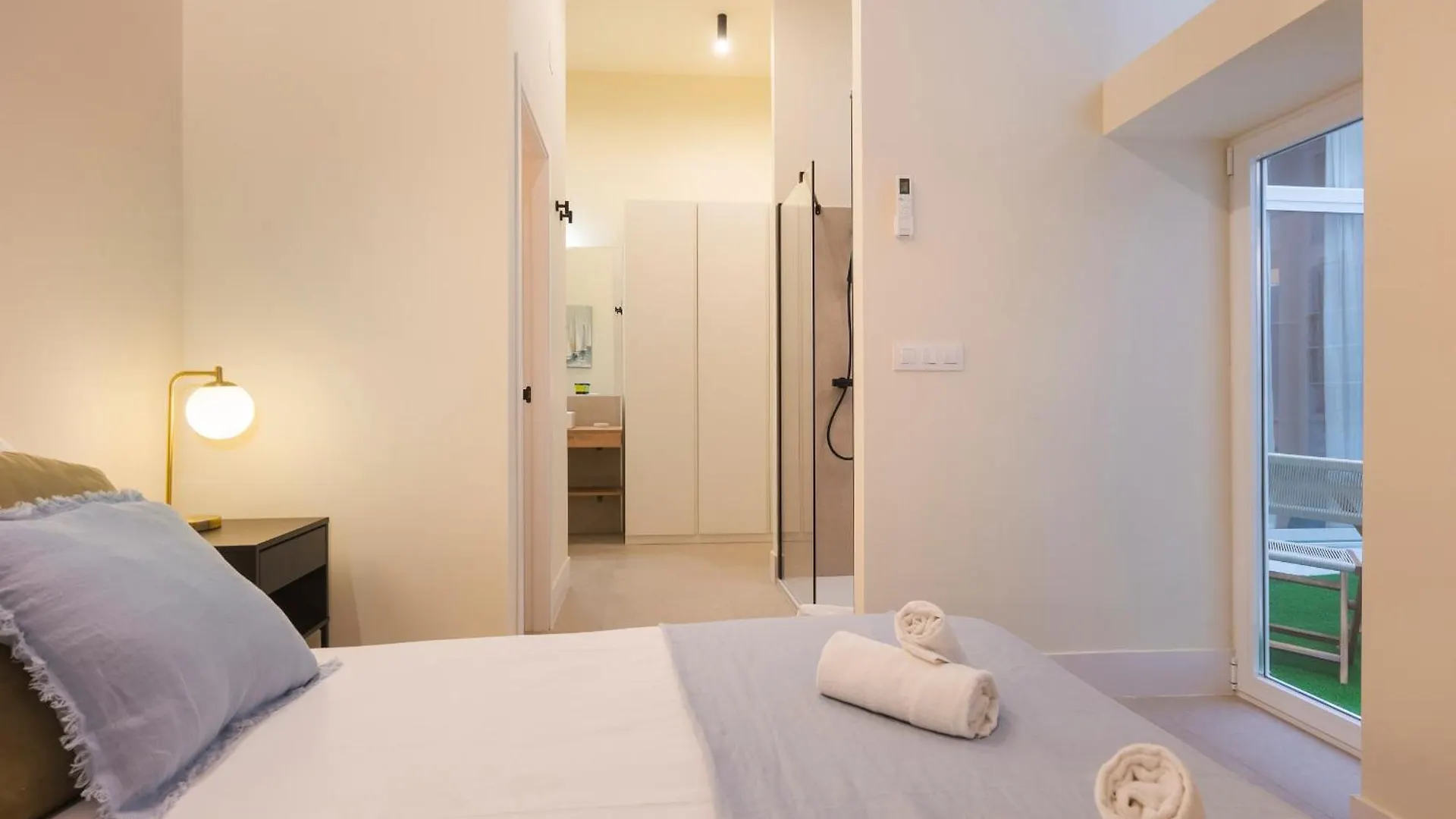 New In Santa Cruz Quarter Next To Giralda Apartment Seville