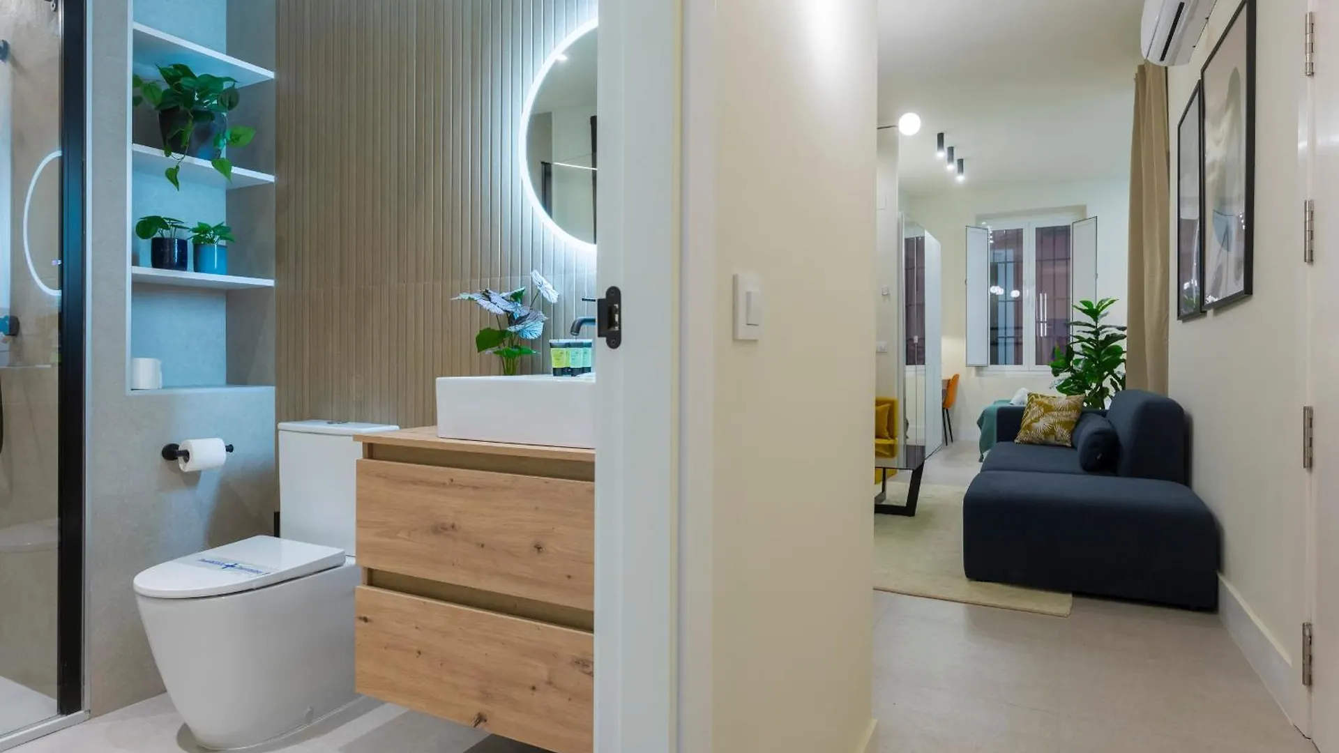New In Santa Cruz Quarter Next To Giralda Apartment Seville
