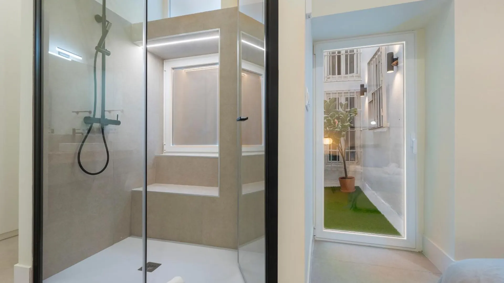 New In Santa Cruz Quarter Next To Giralda Apartment Seville Spain