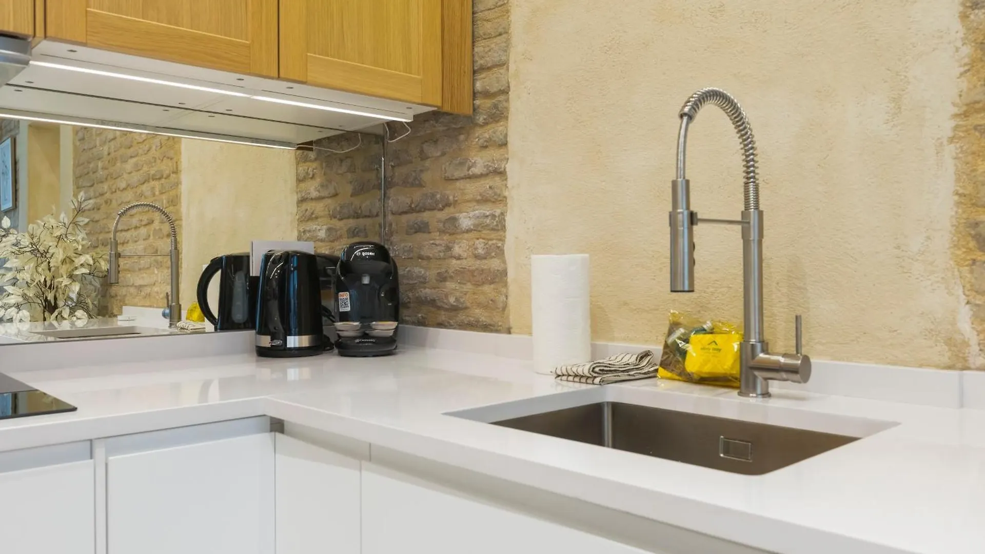 New In Santa Cruz Quarter Next To Giralda Apartment Seville