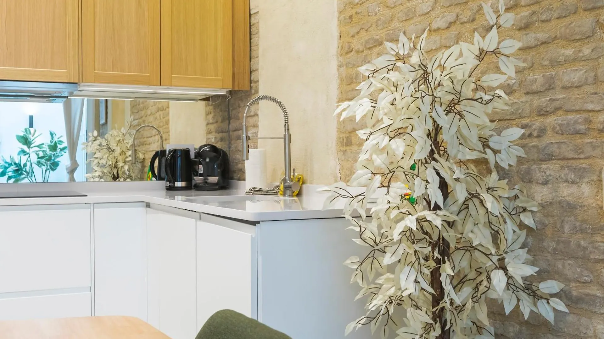 New In Santa Cruz Quarter Next To Giralda Apartment Seville