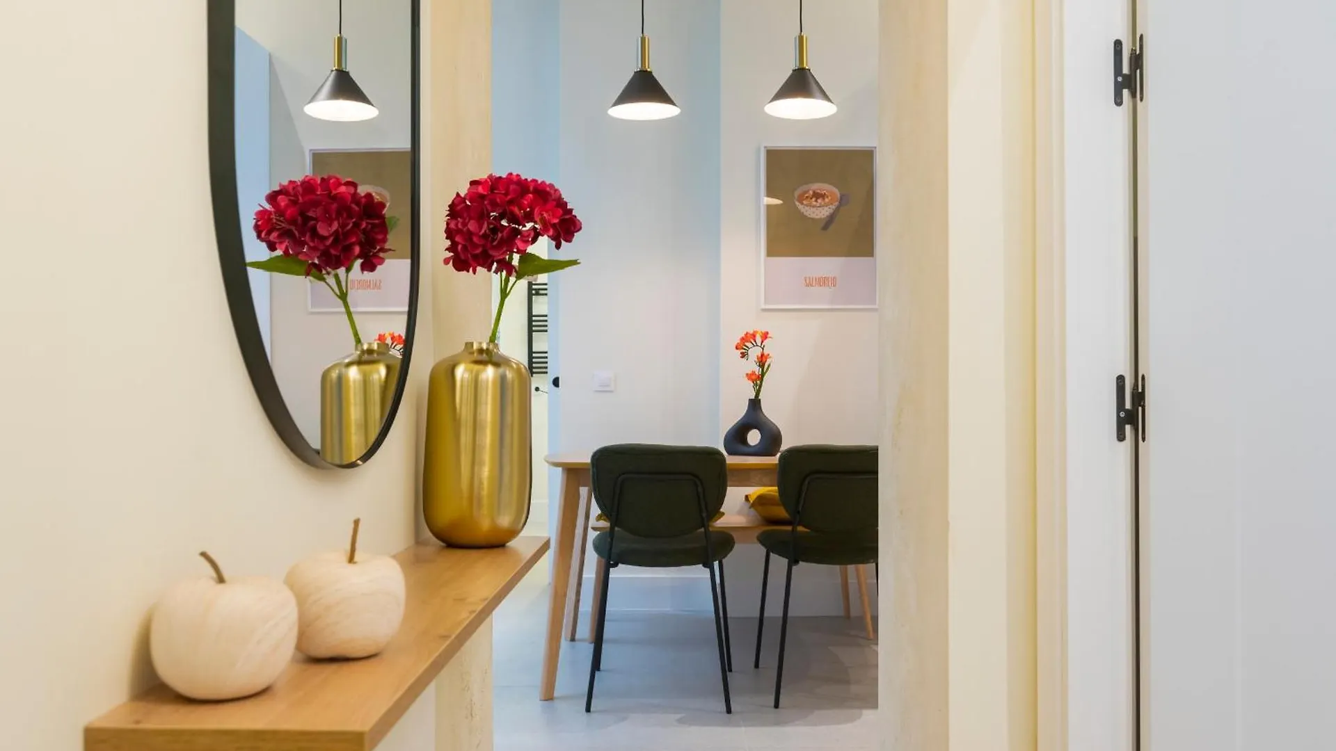 New In Santa Cruz Quarter Next To Giralda Apartment Seville
